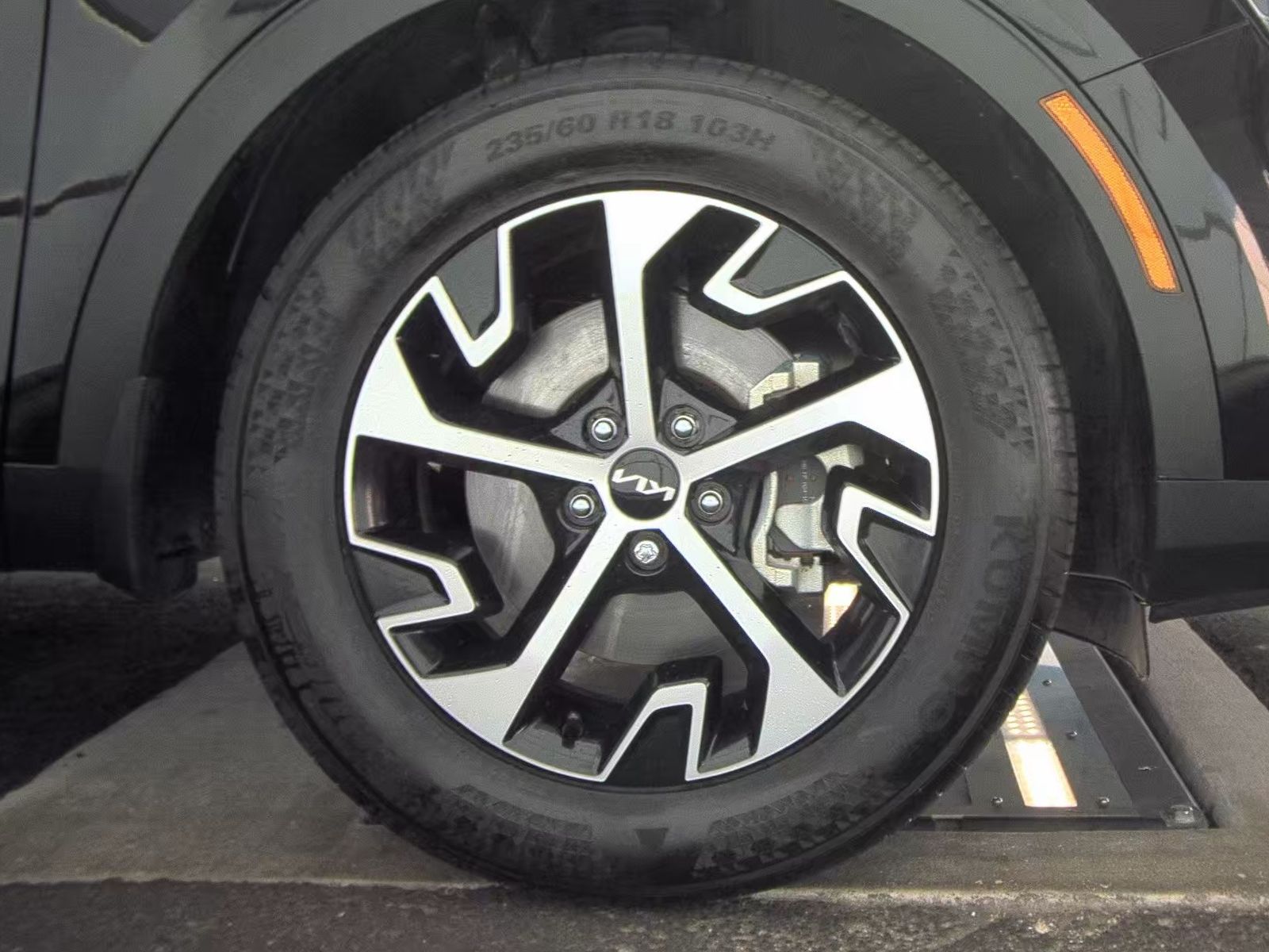 2025 Kia Sportage EX FWD