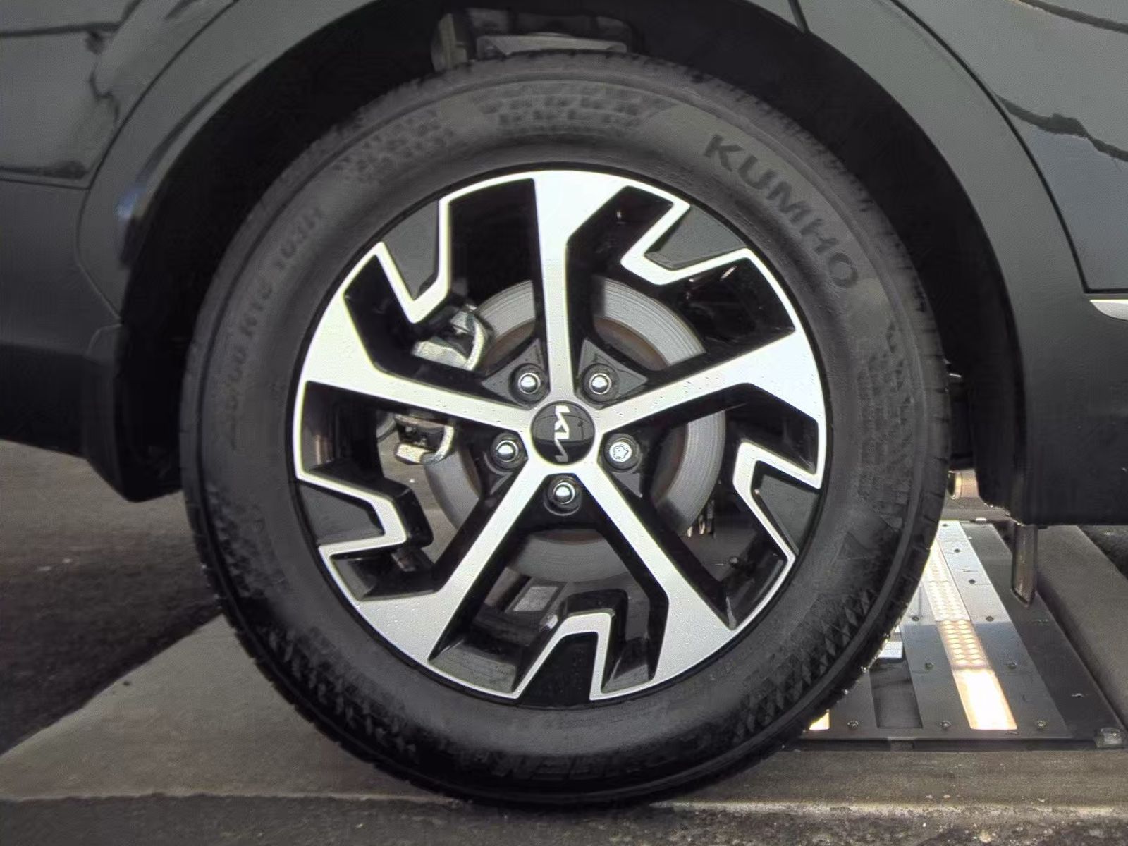 2025 Kia Sportage EX FWD