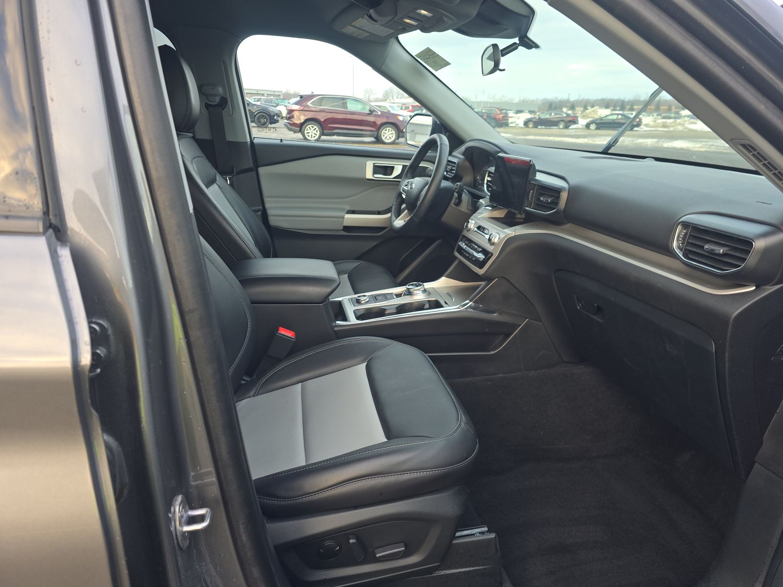 2023 Ford Explorer XLT AWD