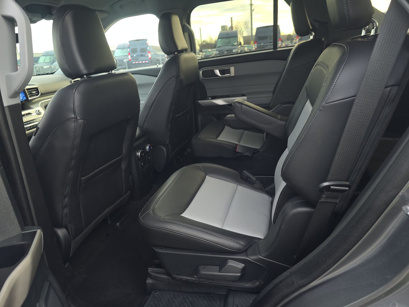 2023 Ford Explorer XLT AWD