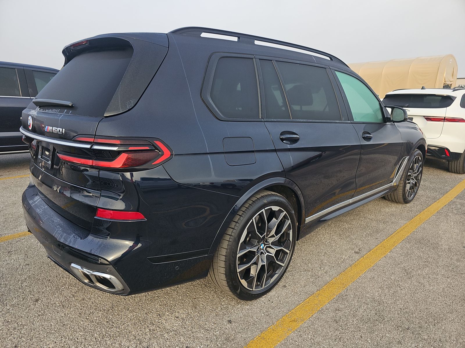 2023 BMW X7 M60i AWD