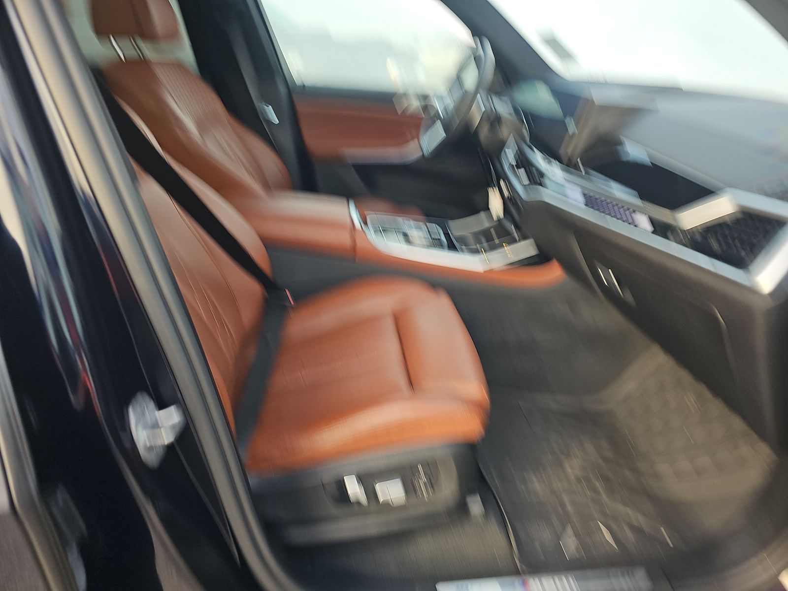 2023 BMW X7 M60i AWD