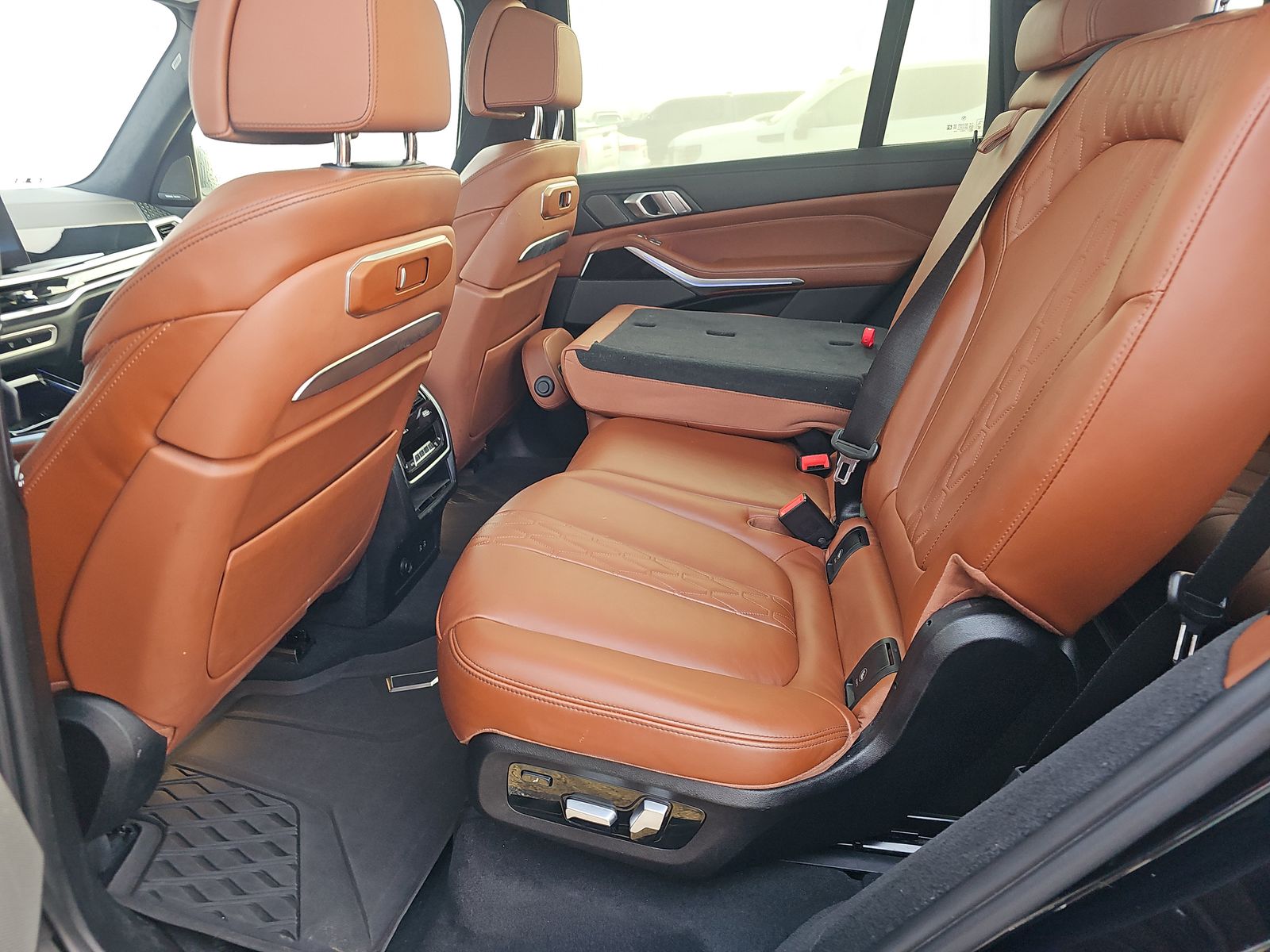 2023 BMW X7 M60i AWD