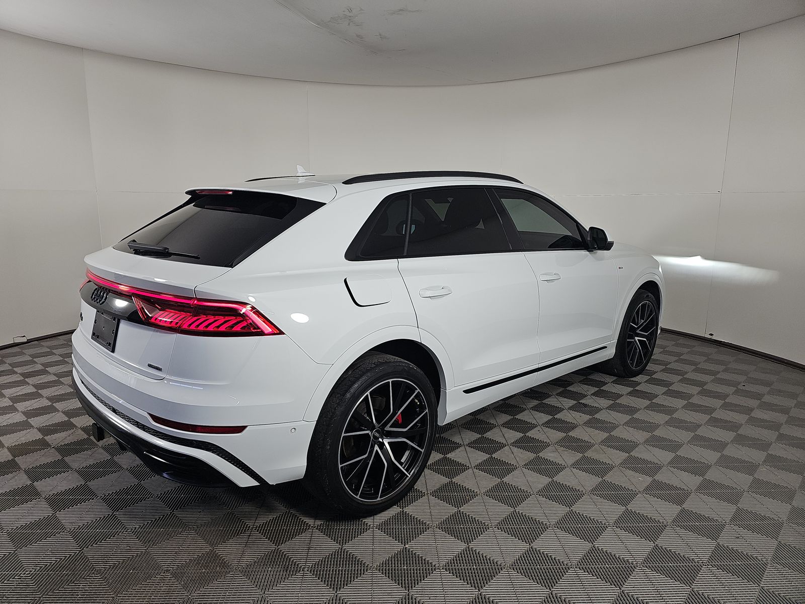 2022 Audi Q8 Premium Plus AWD