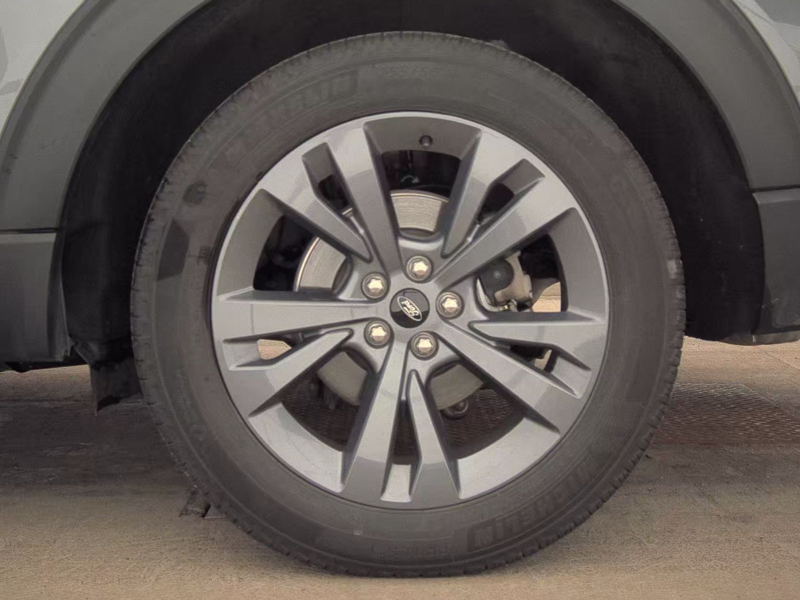 2023 Ford Explorer XLT AWD