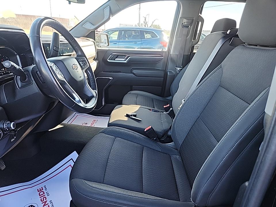 2022 Chevrolet Silverado 1500 LT AWD