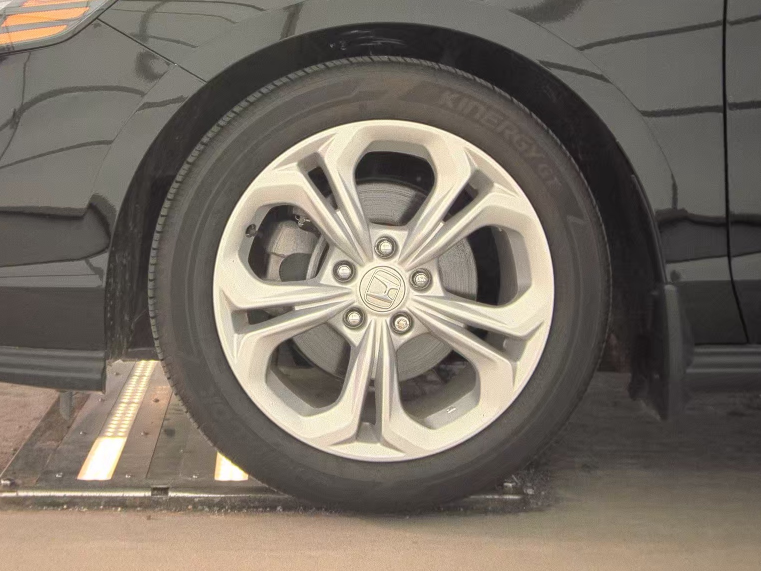 2024 Honda Accord LX FWD