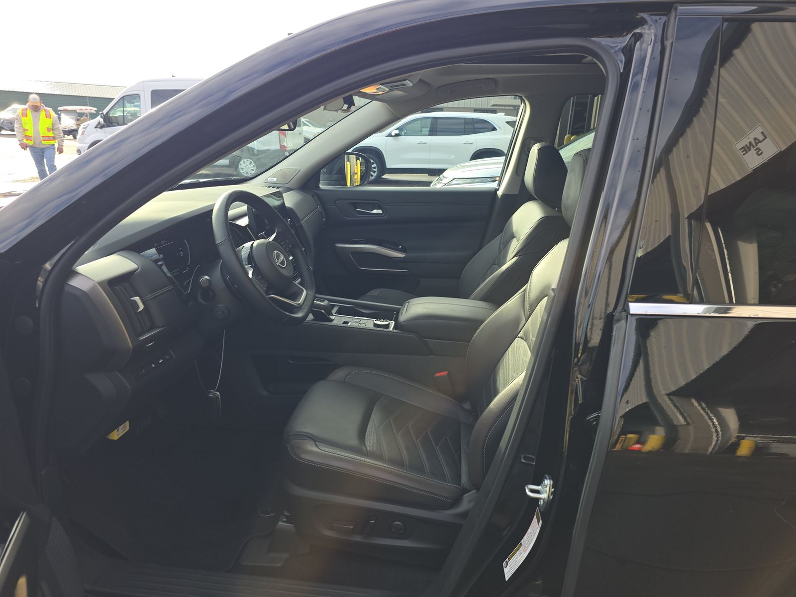 2024 Nissan Pathfinder Platinum AWD