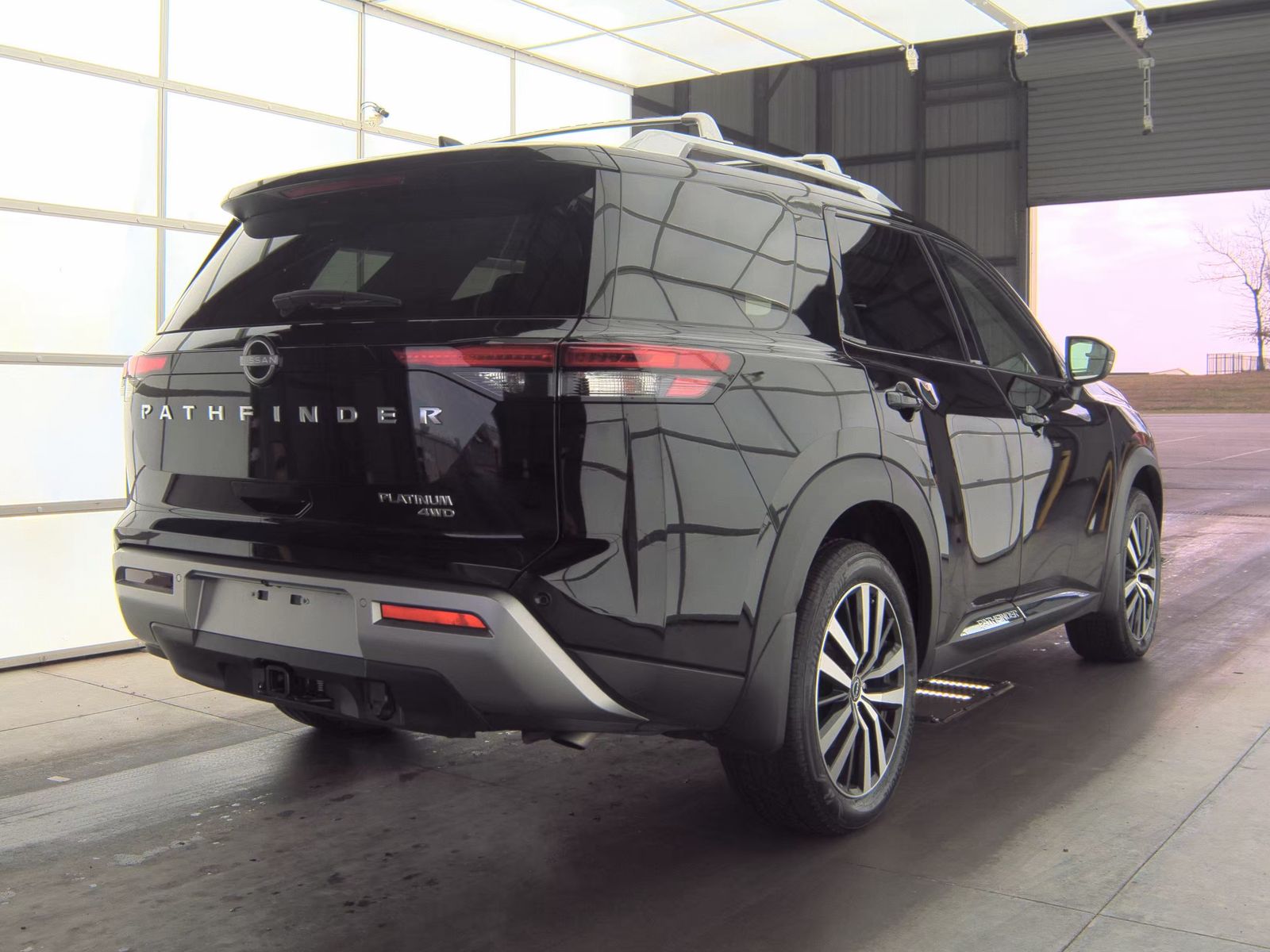 2024 Nissan Pathfinder Platinum AWD