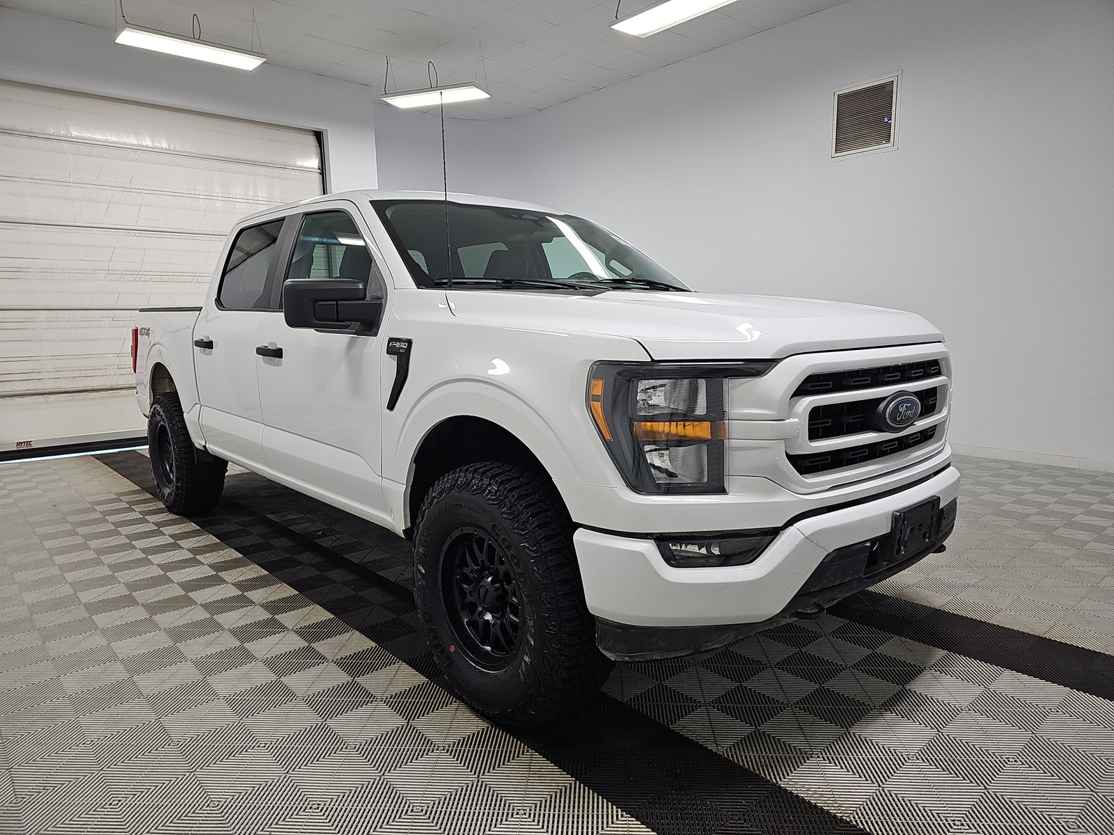2023 Ford F-150 XLT AWD