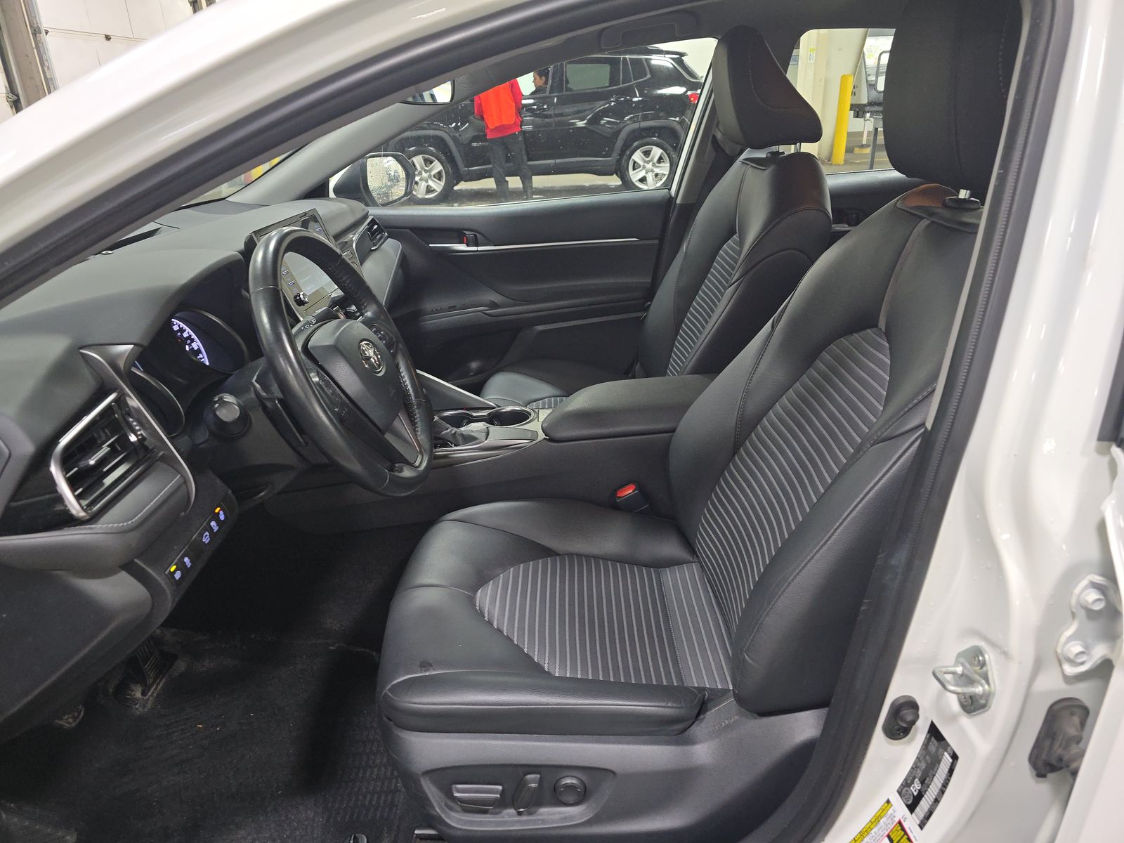 2023 Toyota Camry SE FWD