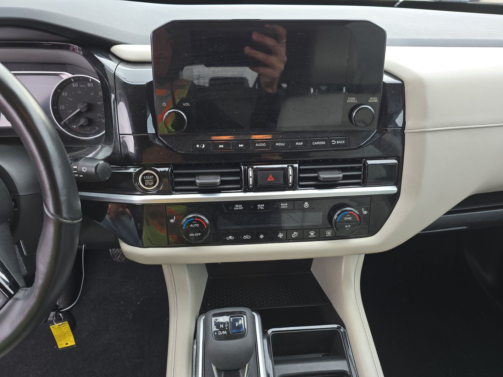 2022 Nissan Pathfinder SL FWD