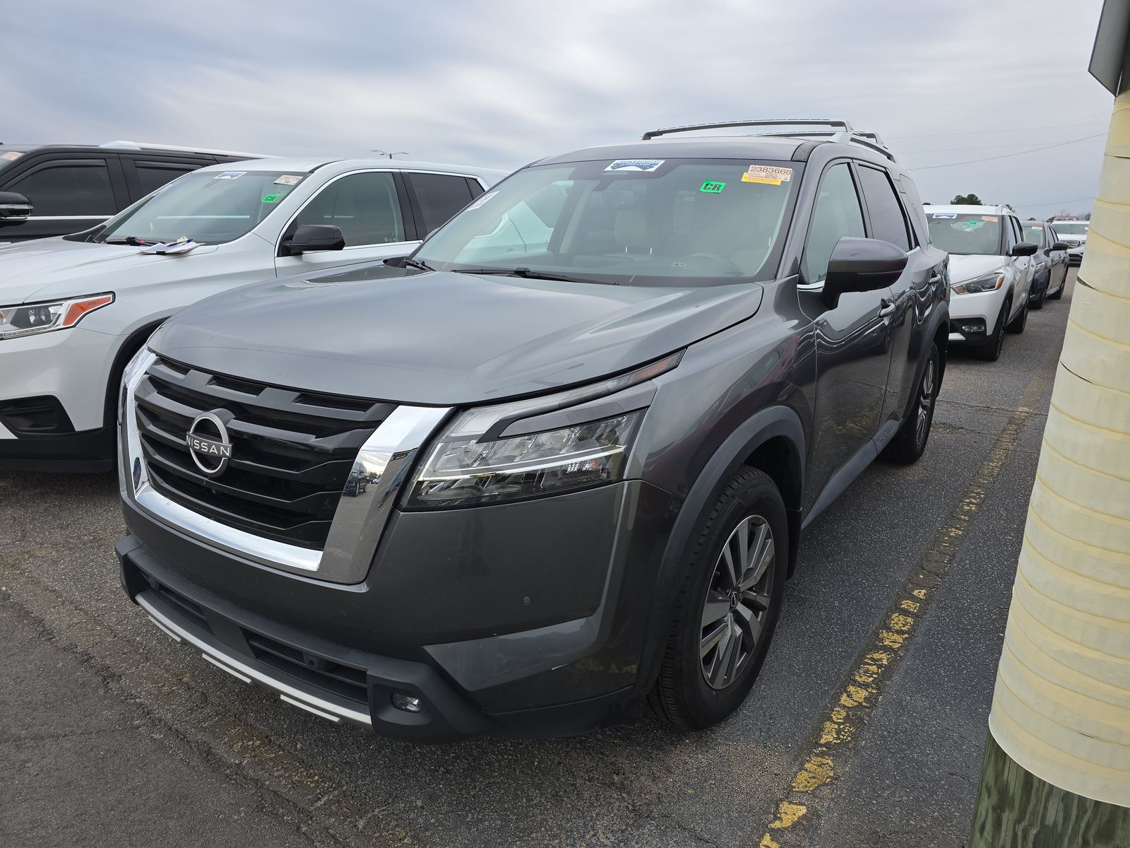 2022 Nissan Pathfinder SL FWD