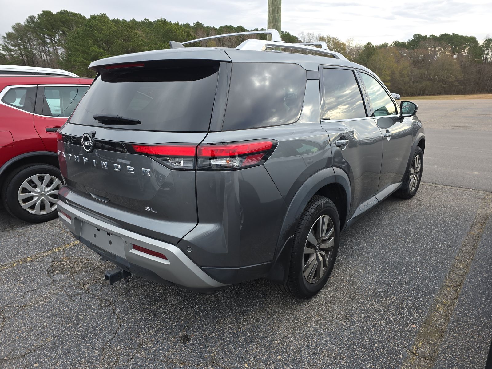 2022 Nissan Pathfinder SL FWD