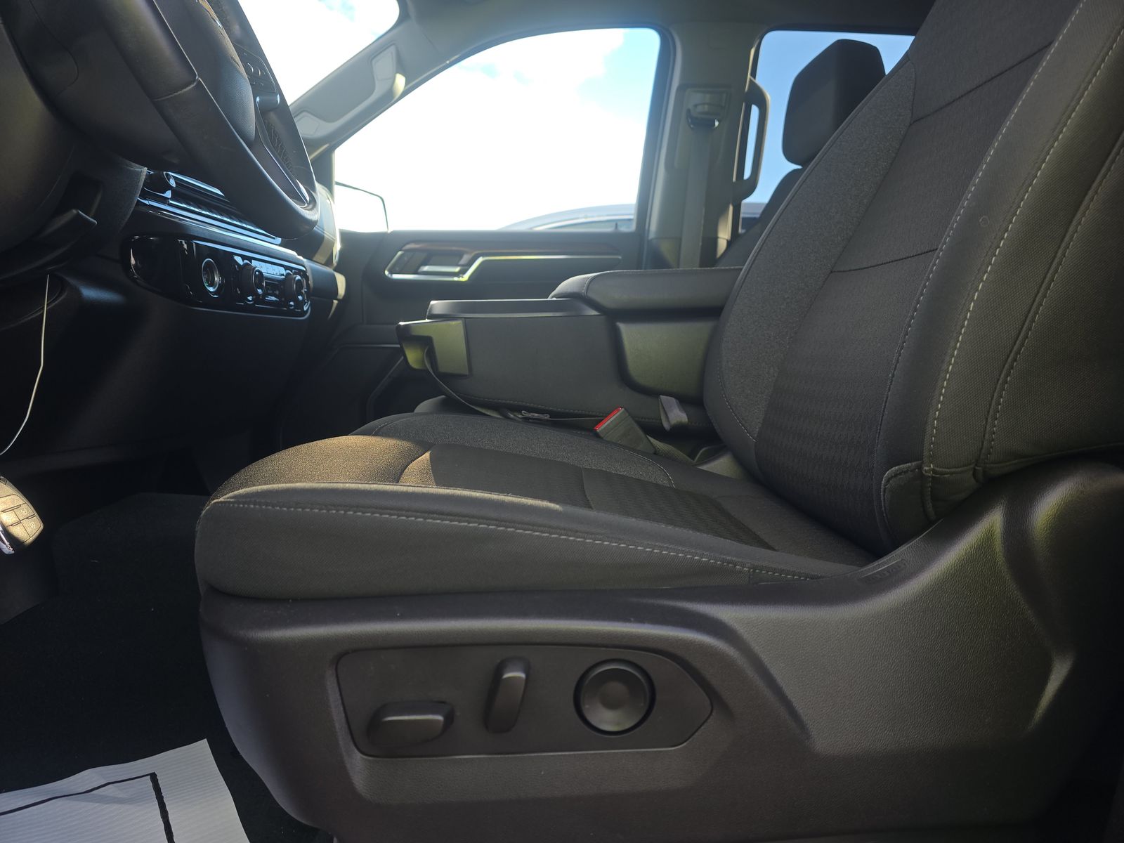 2024 Chevrolet Silverado 1500 LT AWD