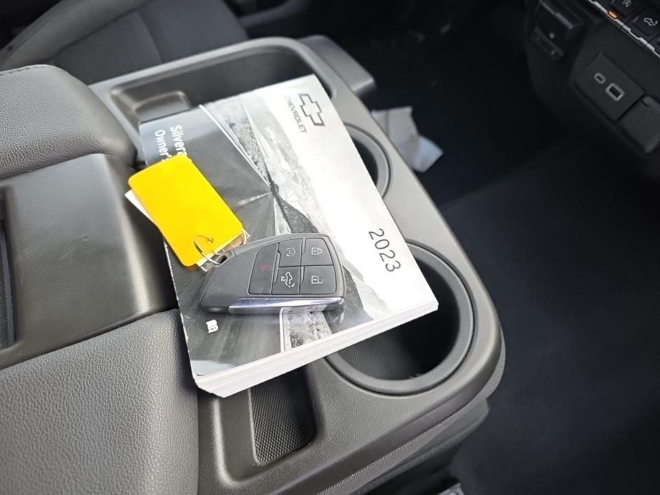 2023 Chevrolet Silverado 1500 Custom AWD