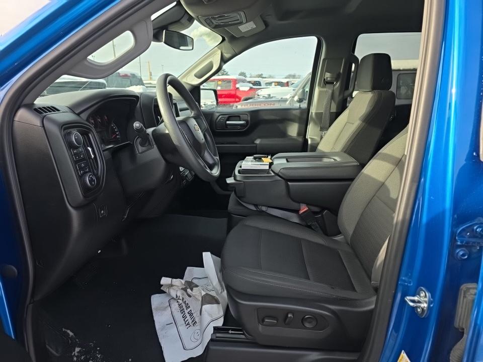 2023 Chevrolet Silverado 1500 Custom AWD