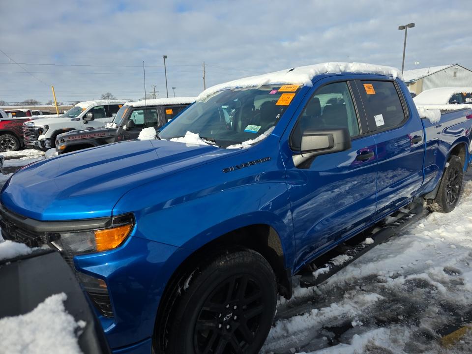 2023 Chevrolet Silverado 1500 Custom AWD