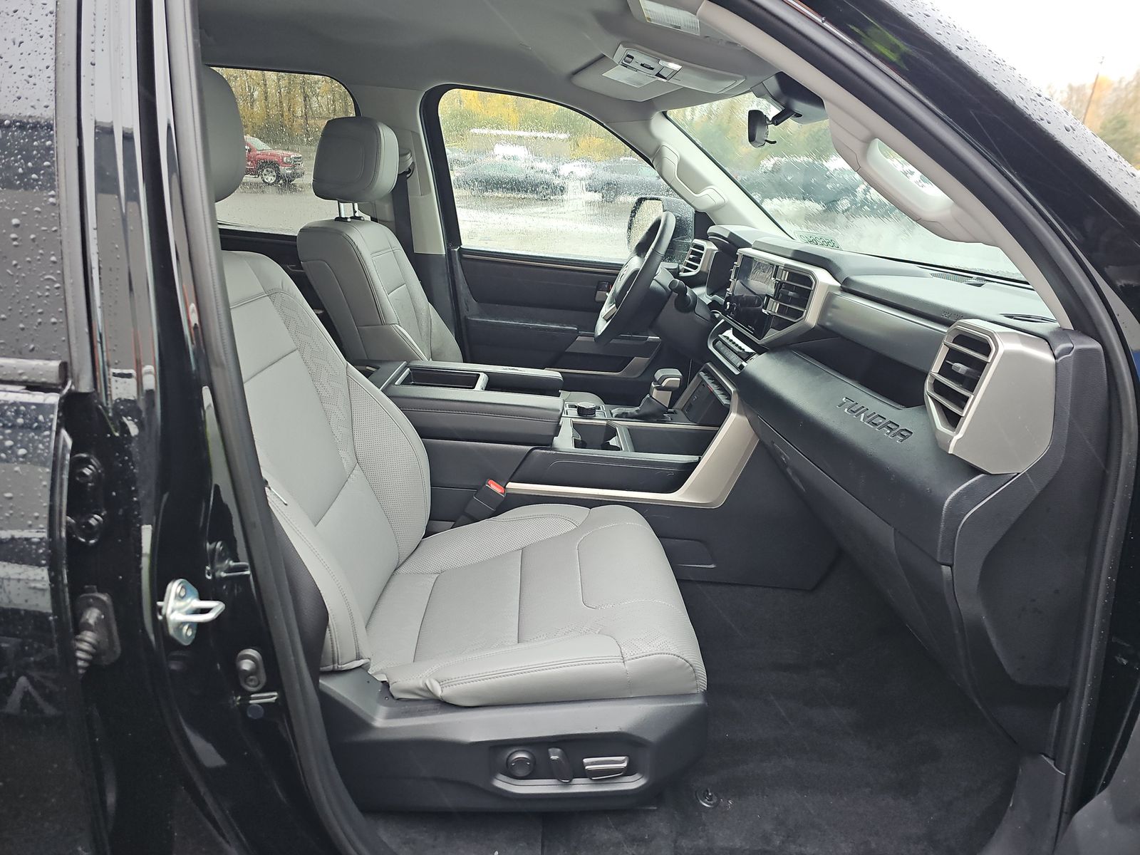 2024 Toyota Tundra SR5 AWD