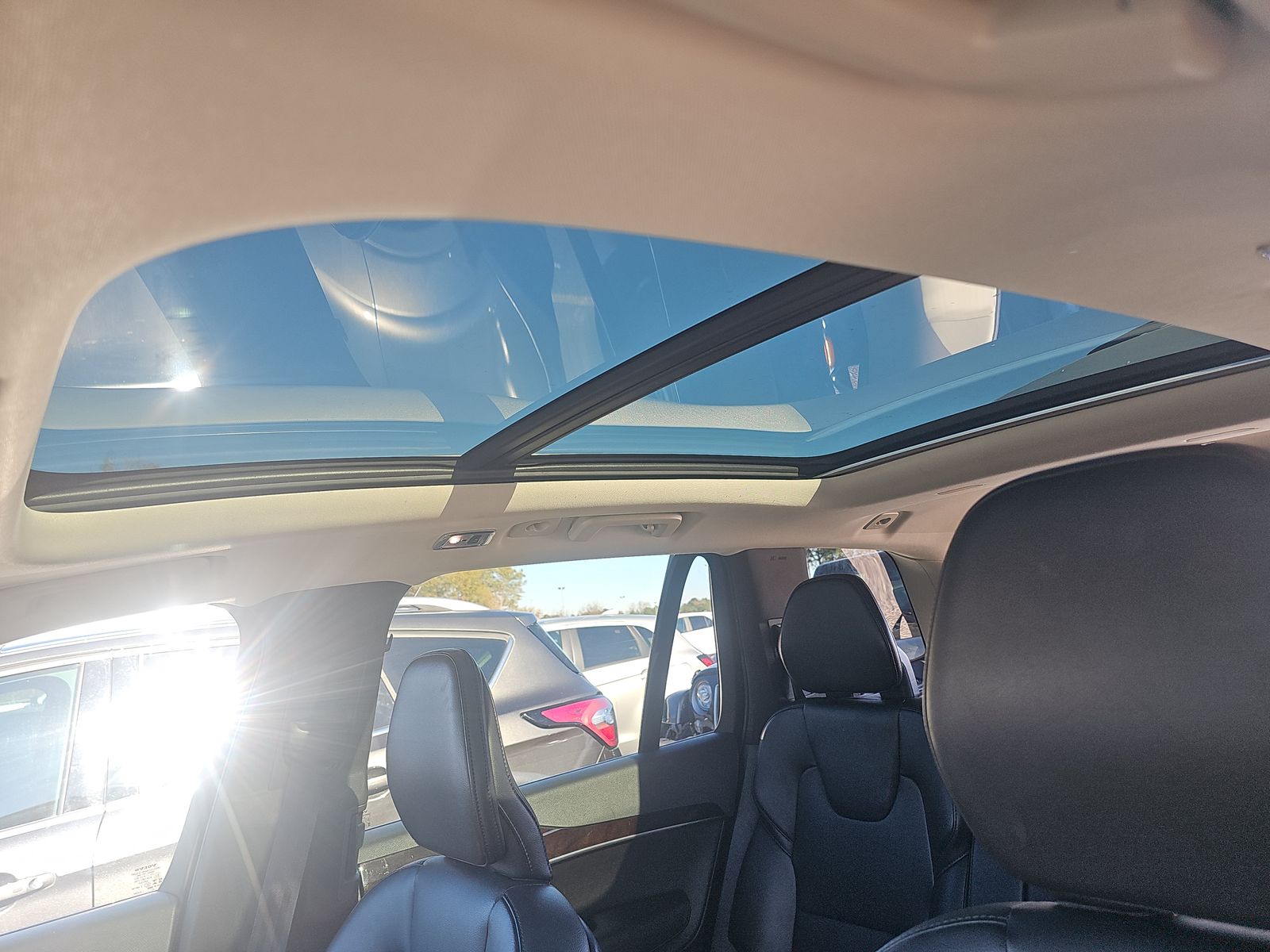 2019 Volvo XC90 T5 Momentum FWD