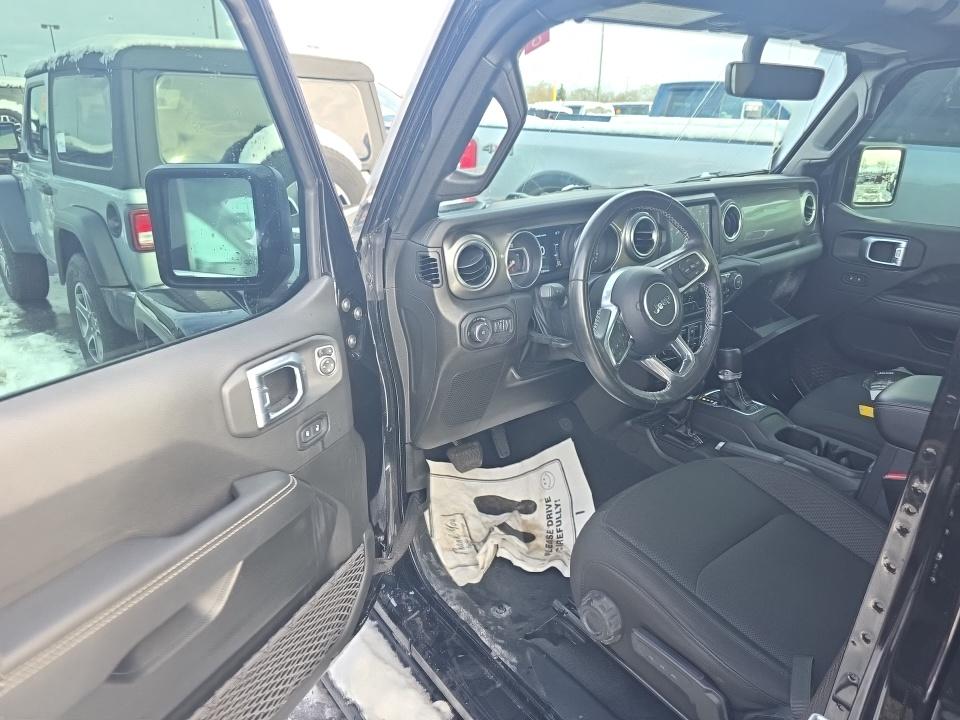 2022 Jeep Wrangler Unlimited Sahara AWD