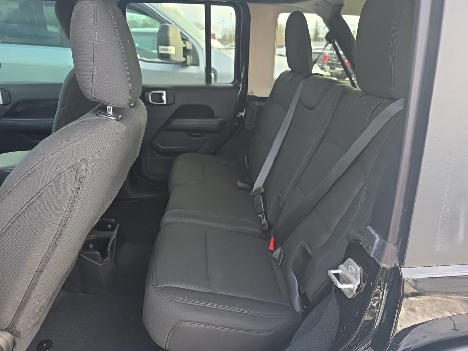 2022 Jeep Wrangler Unlimited Sahara AWD