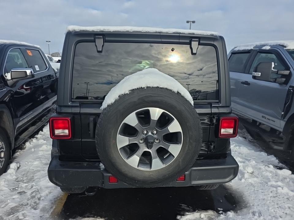 2022 Jeep Wrangler Unlimited Sahara AWD