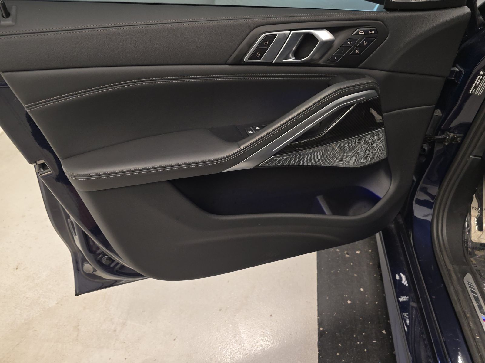 2023 BMW X6 M50i AWD