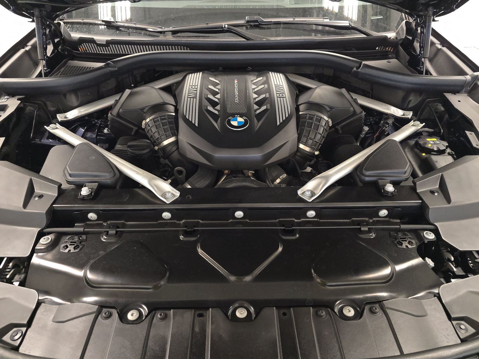 2023 BMW X6 M50i AWD