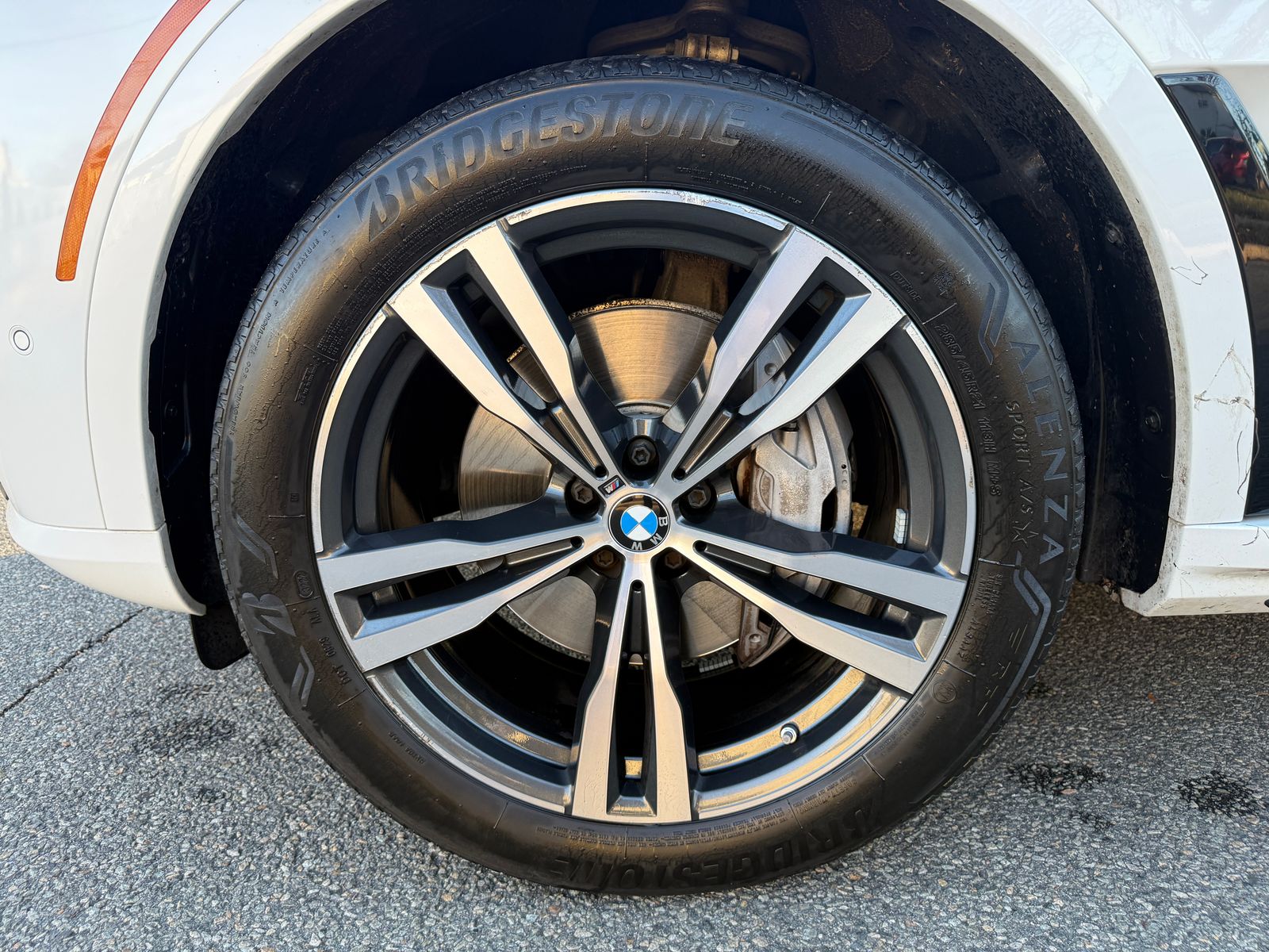 2023 BMW X7 xDrive40i AWD