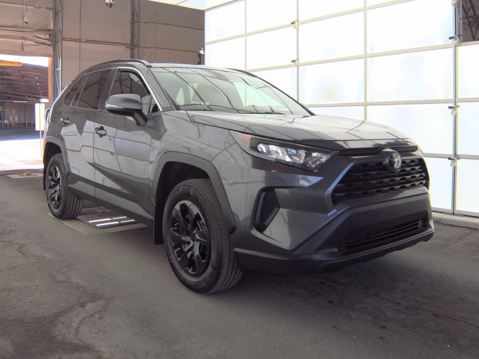 2020 Toyota RAV4 LE FWD