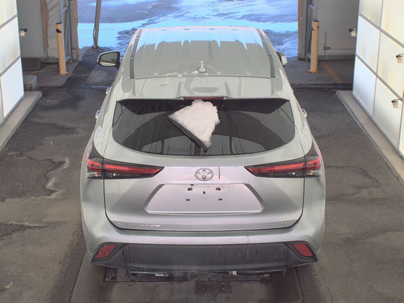 2020 Toyota Highlander LE FWD