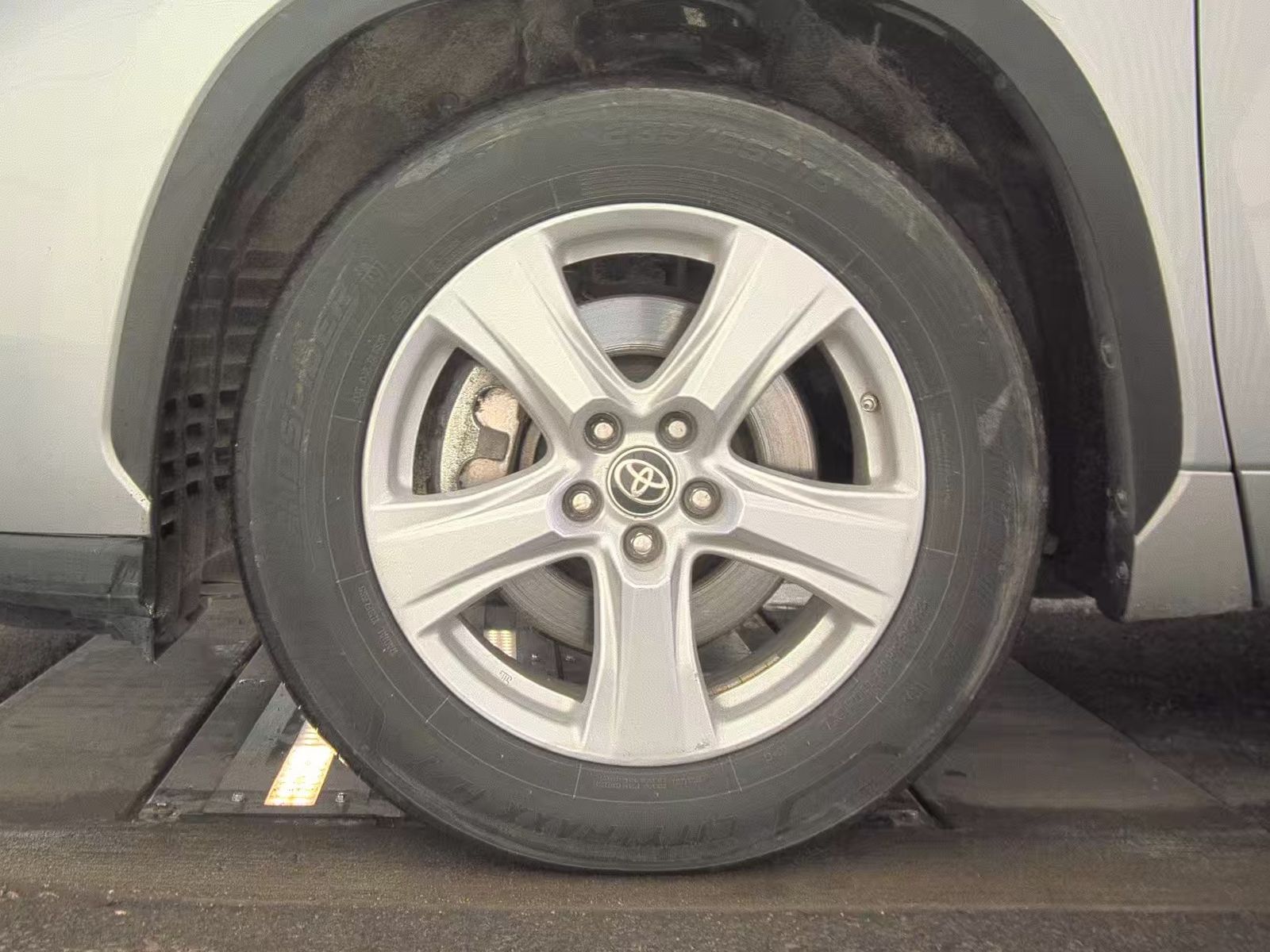 2020 Toyota Highlander LE FWD