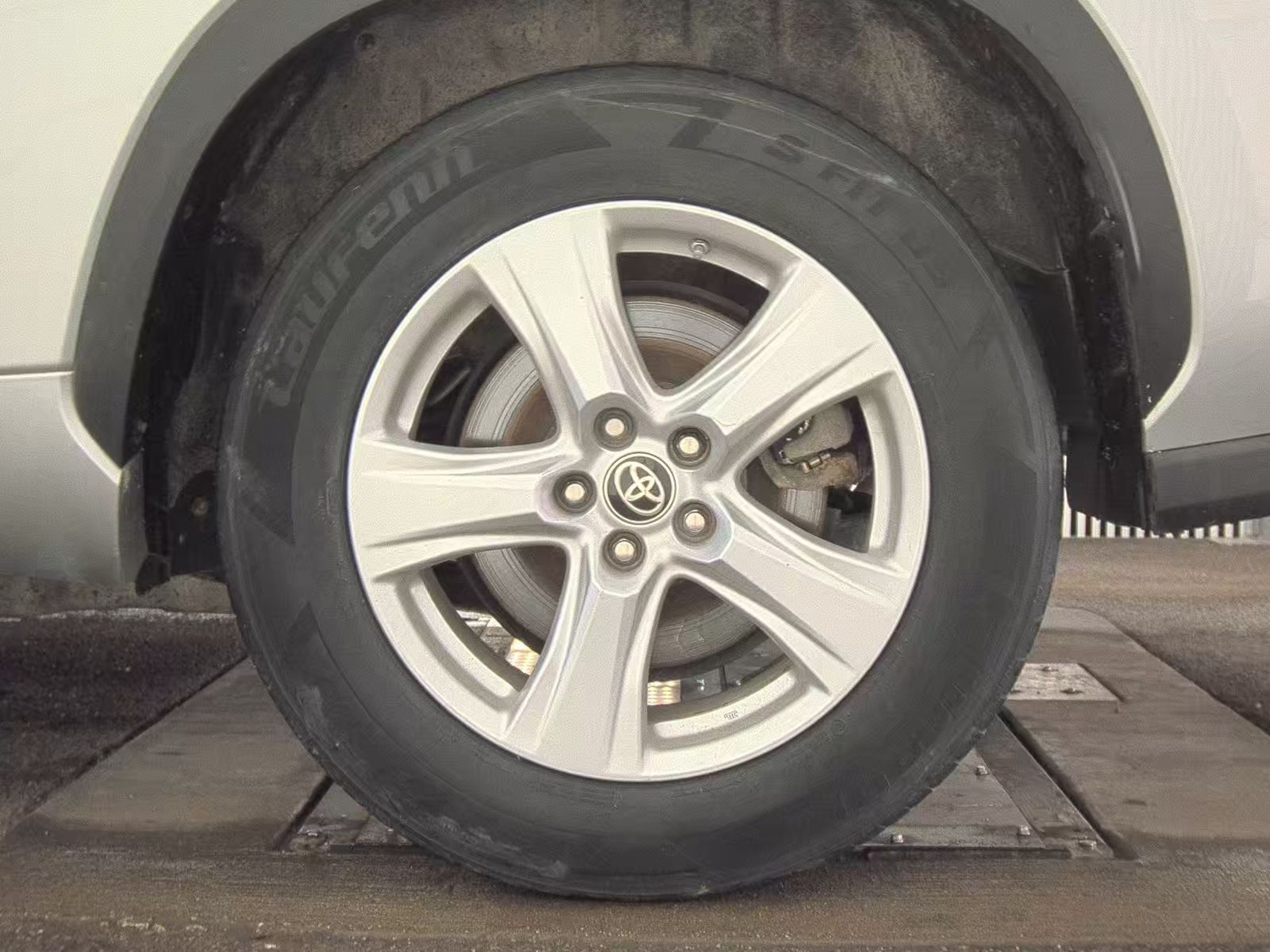 2020 Toyota Highlander LE FWD