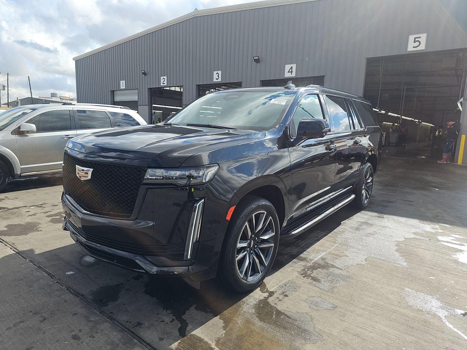 2023 Cadillac Escalade ESV Sport AWD