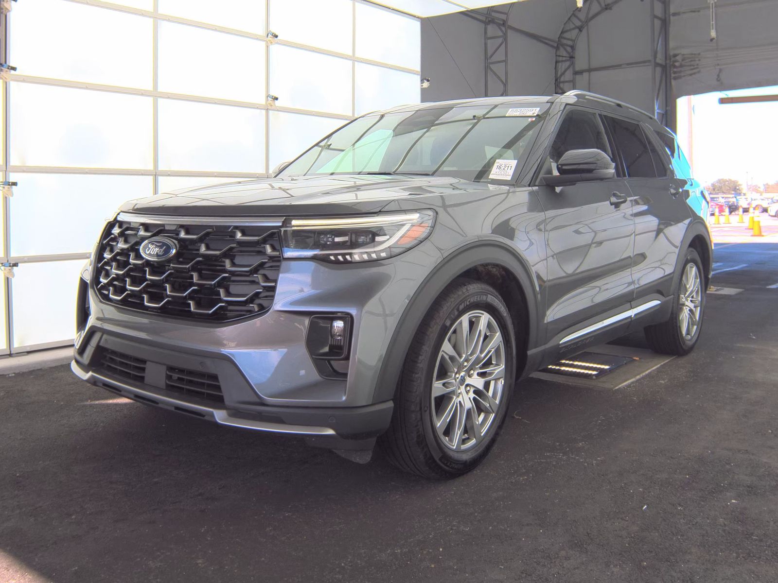 2025 Ford Explorer Platinum RWD