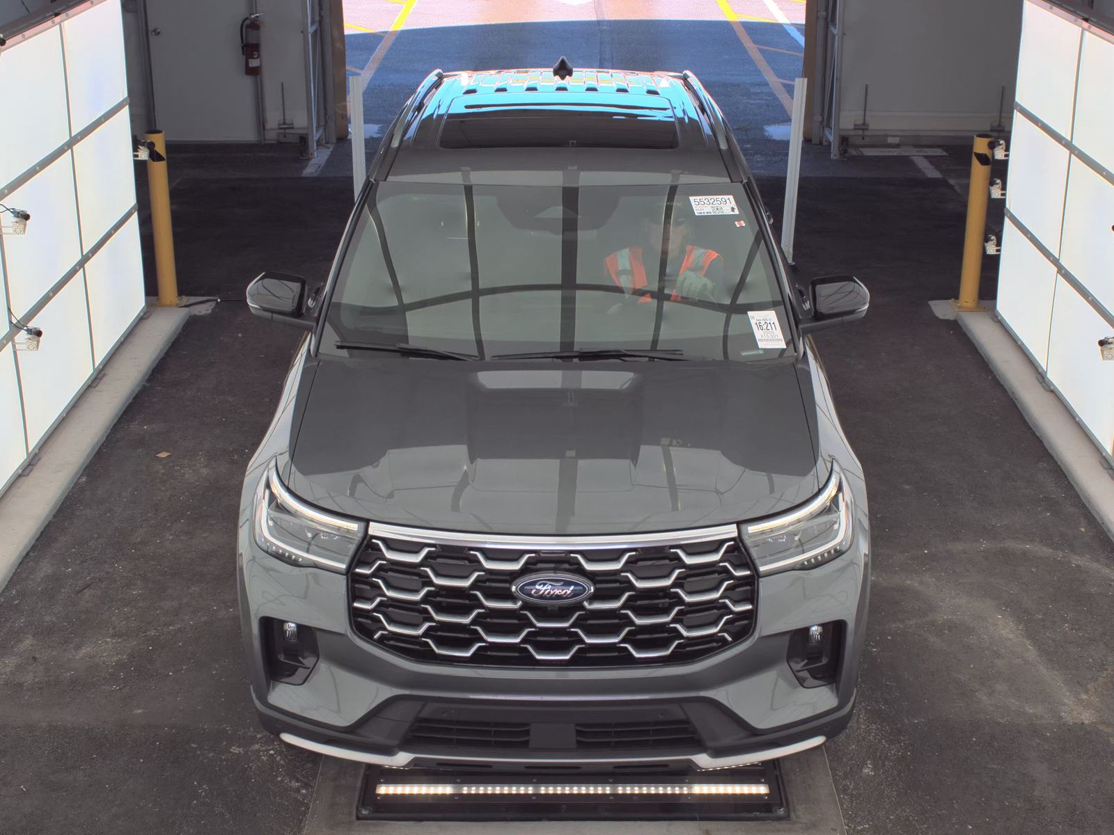 2025 Ford Explorer Platinum RWD