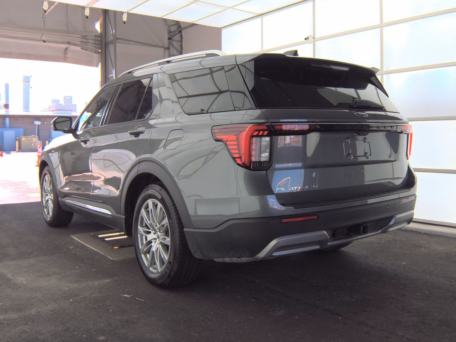 2025 Ford Explorer Platinum RWD