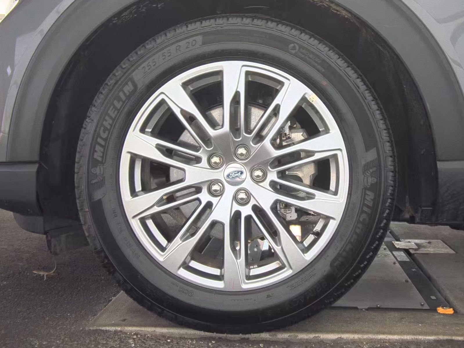 2025 Ford Explorer Platinum RWD