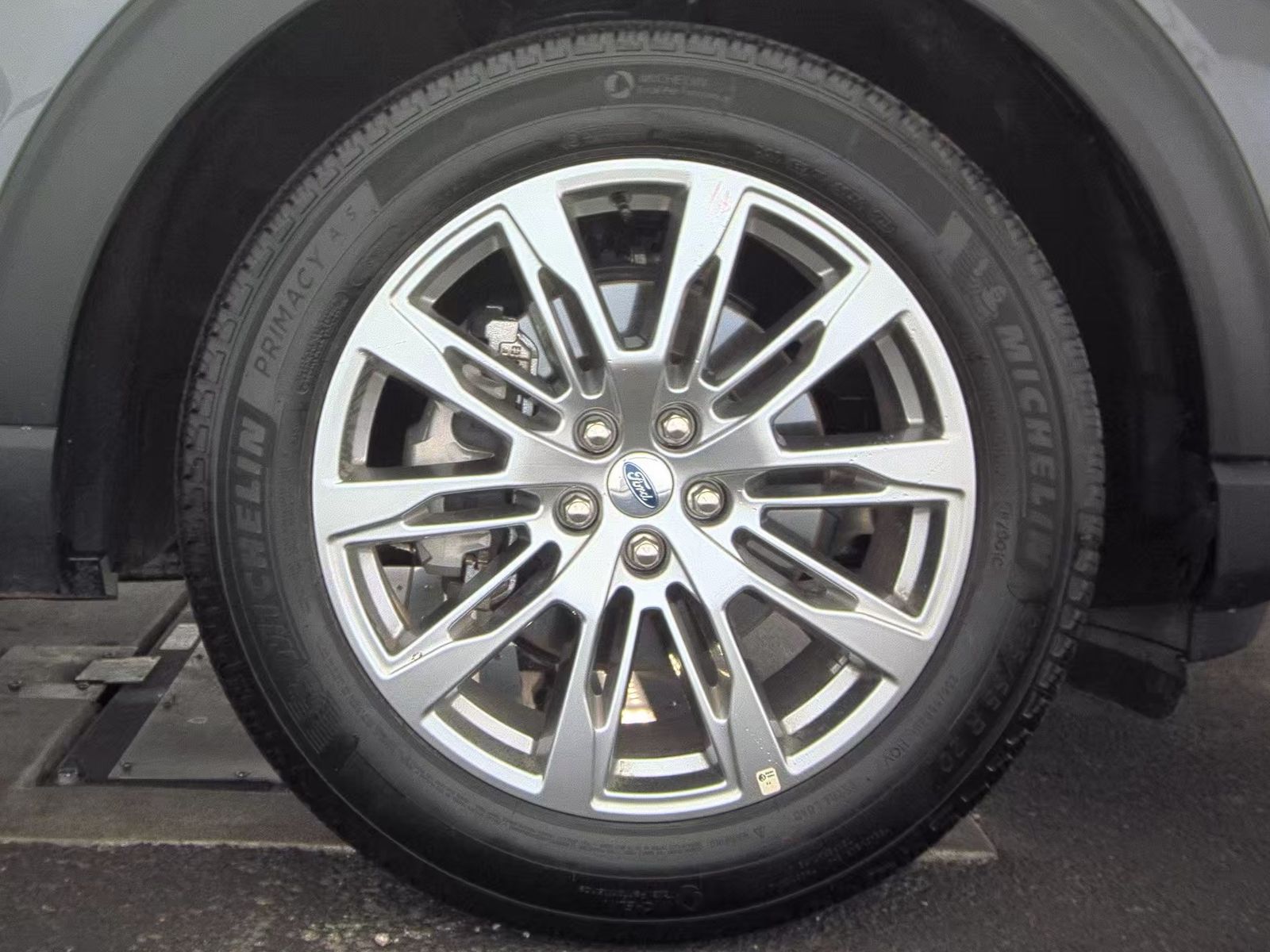 2025 Ford Explorer Platinum RWD