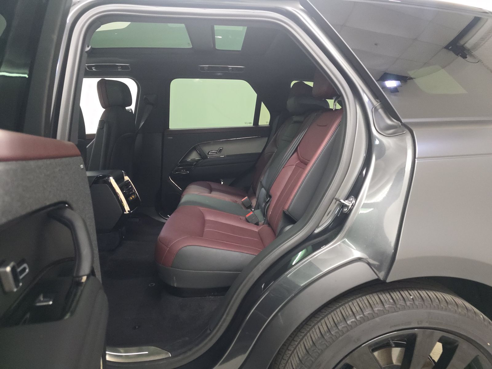 2025 Land Rover Range Rover Sport Dynamic SE AWD