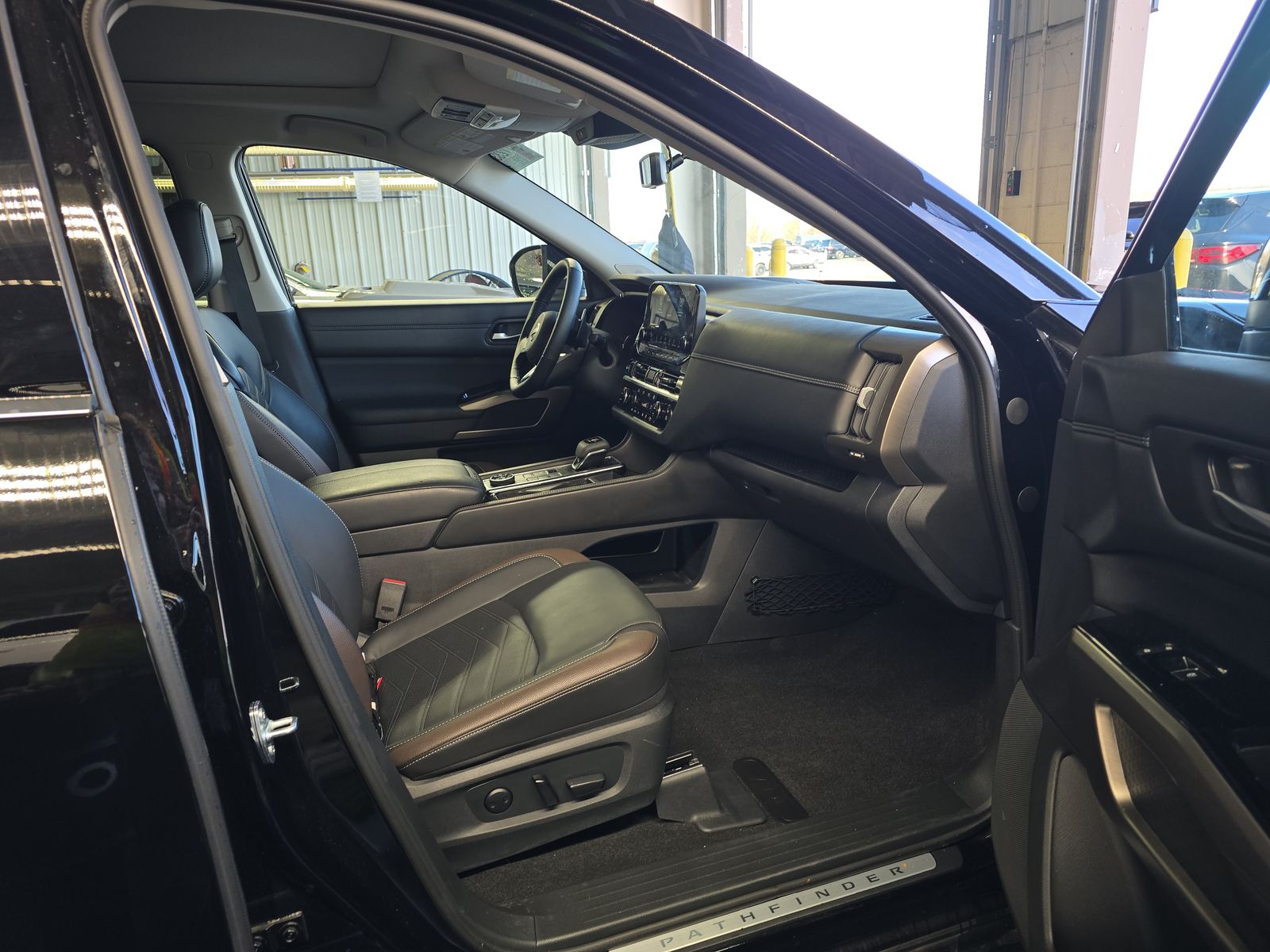 2024 Nissan Pathfinder Platinum AWD