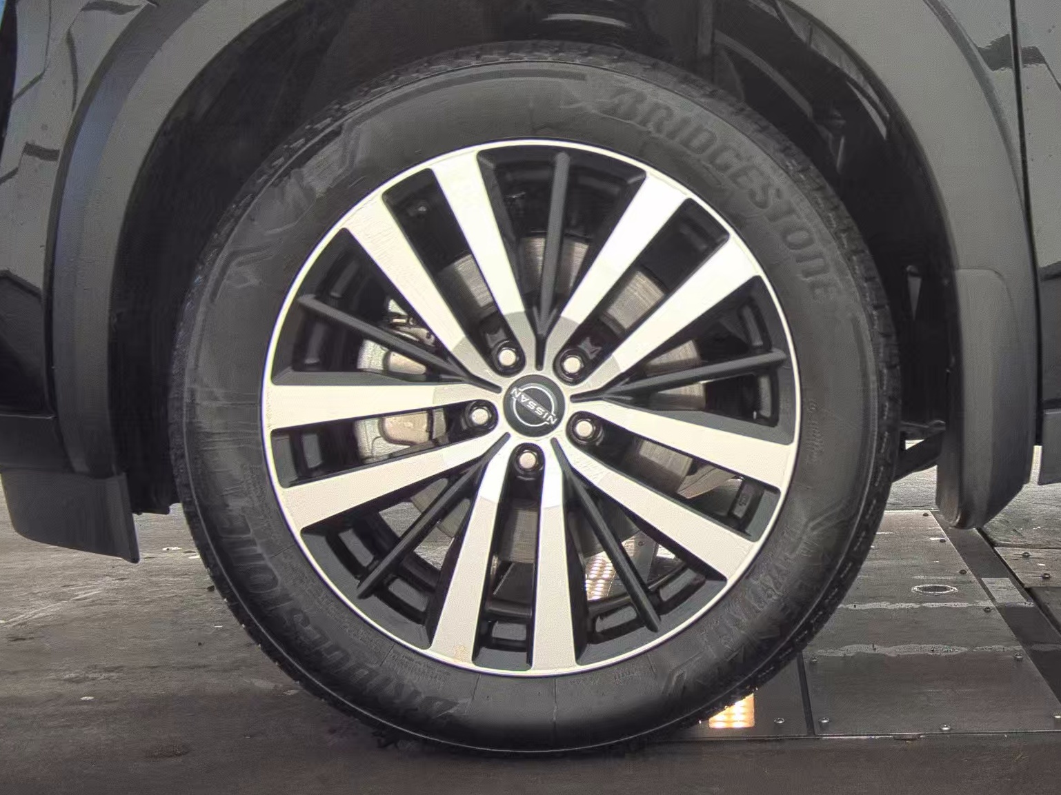 2024 Nissan Pathfinder Platinum AWD