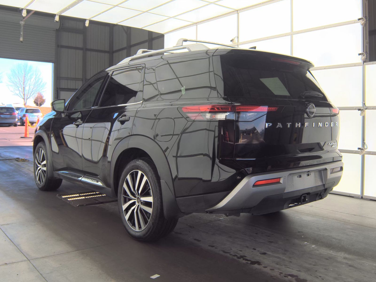 2024 Nissan Pathfinder Platinum AWD