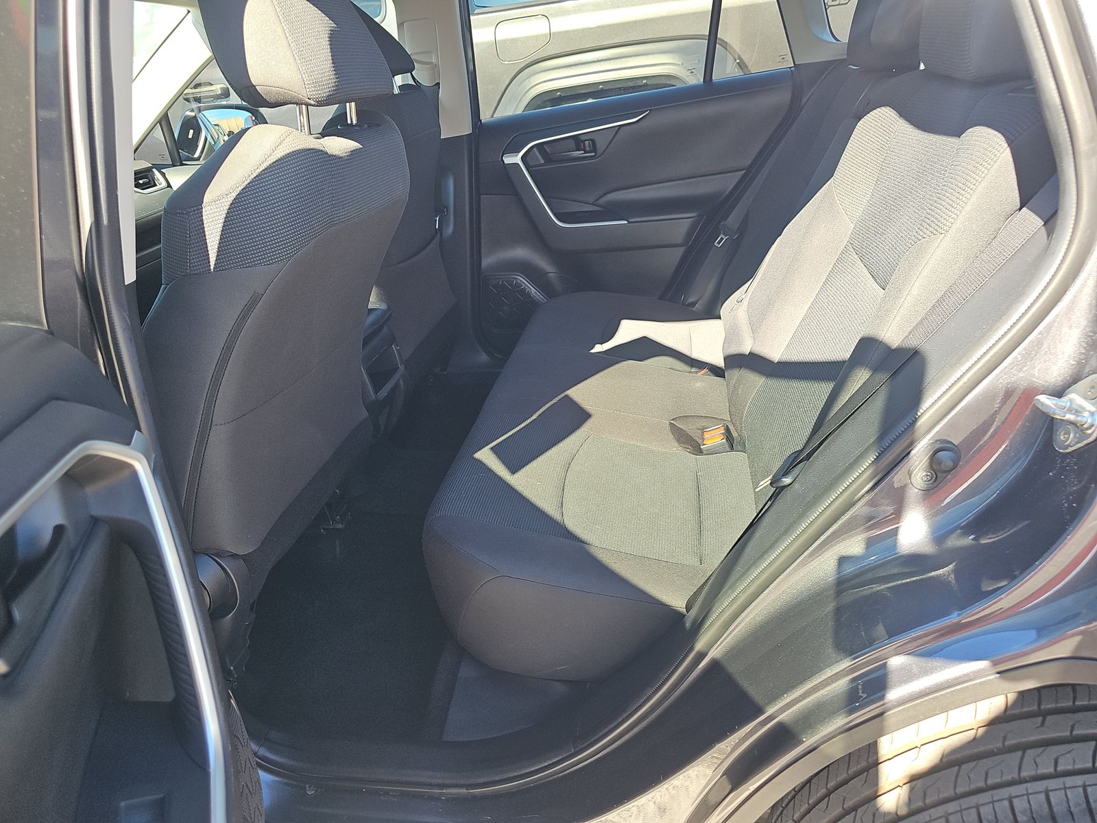 2020 Toyota RAV4 LE FWD