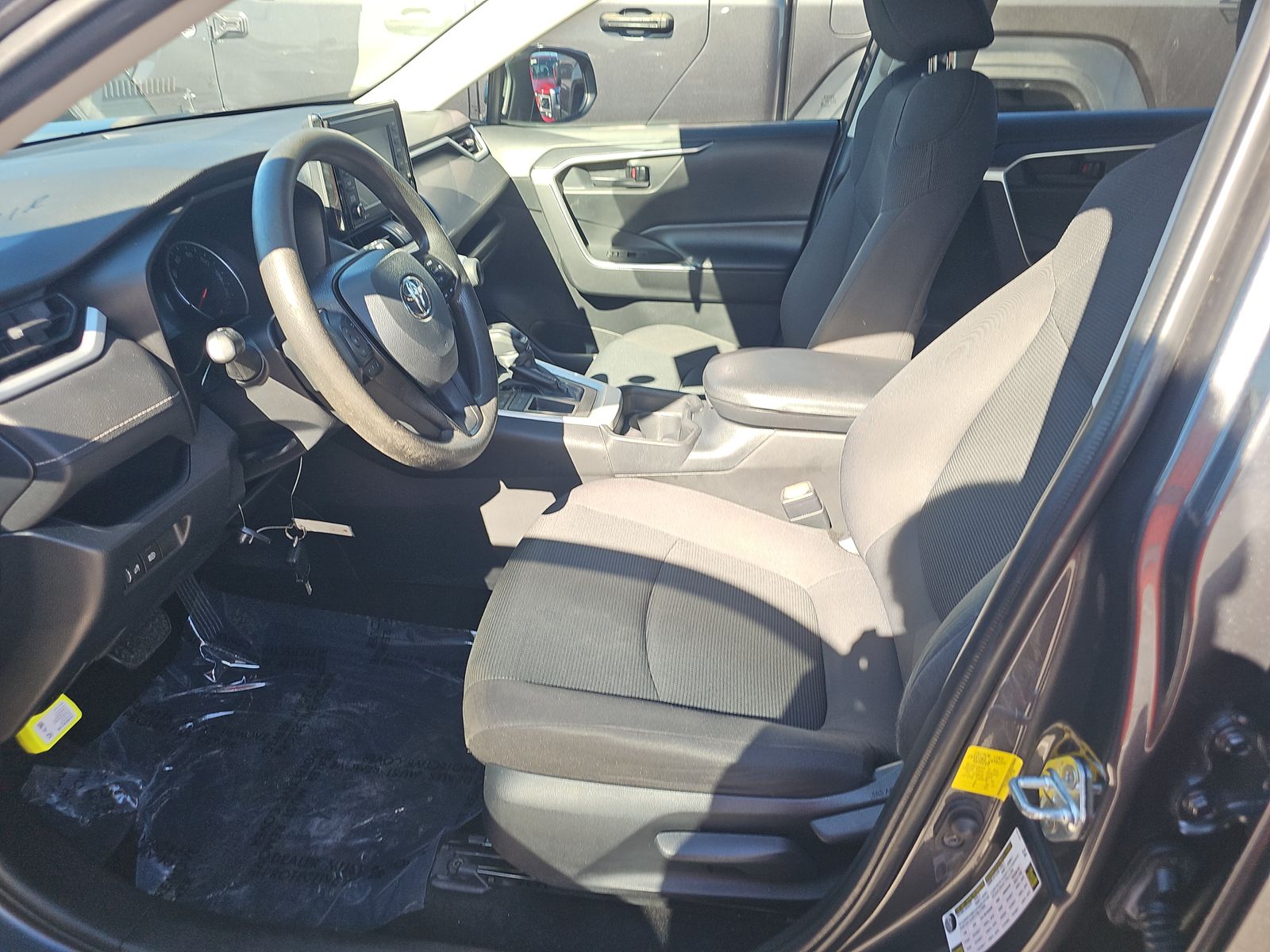 2020 Toyota RAV4 LE FWD