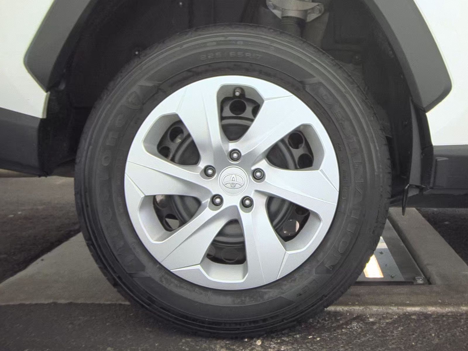 2024 Toyota RAV4 LE AWD