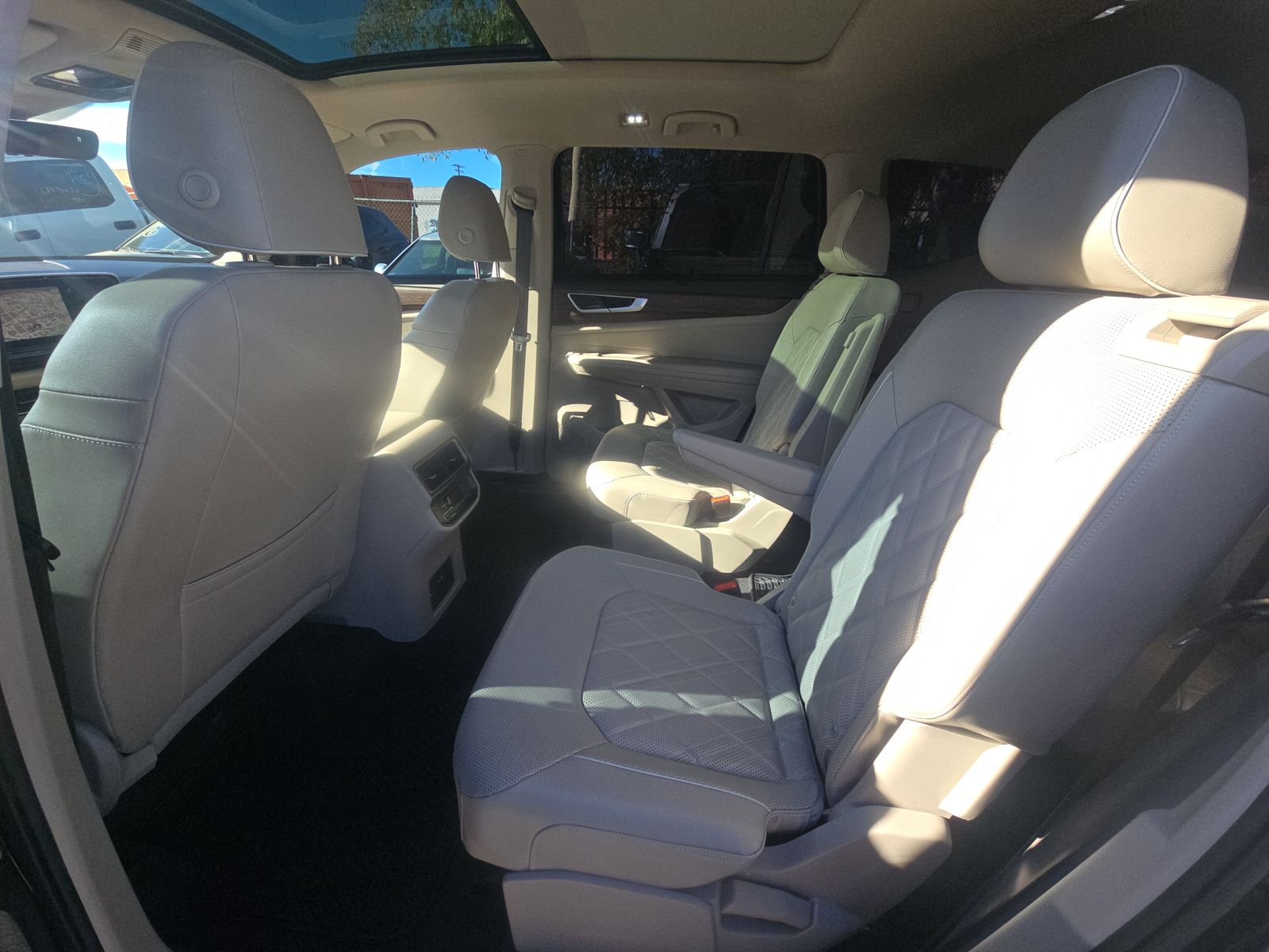 2024 Volkswagen Atlas 2.0T SEL Premium R-Line AWD