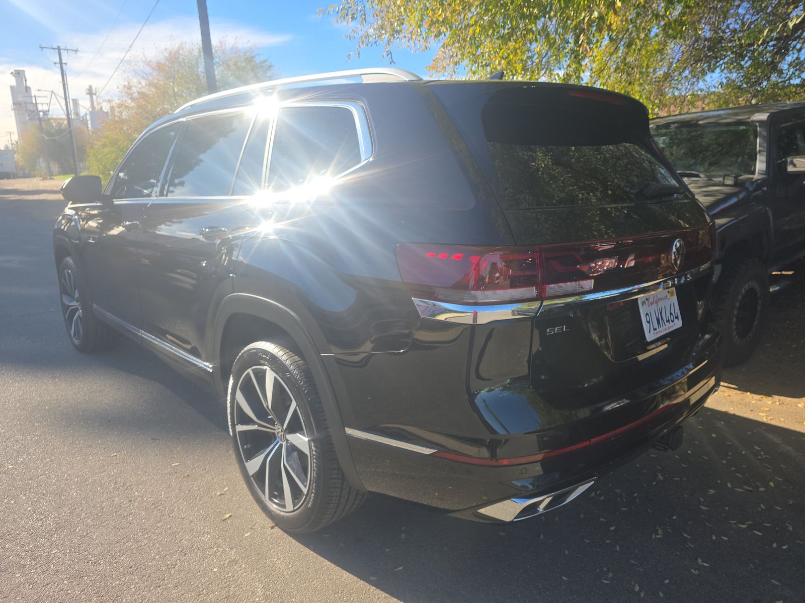 2024 Volkswagen Atlas 2.0T SEL Premium R-Line AWD