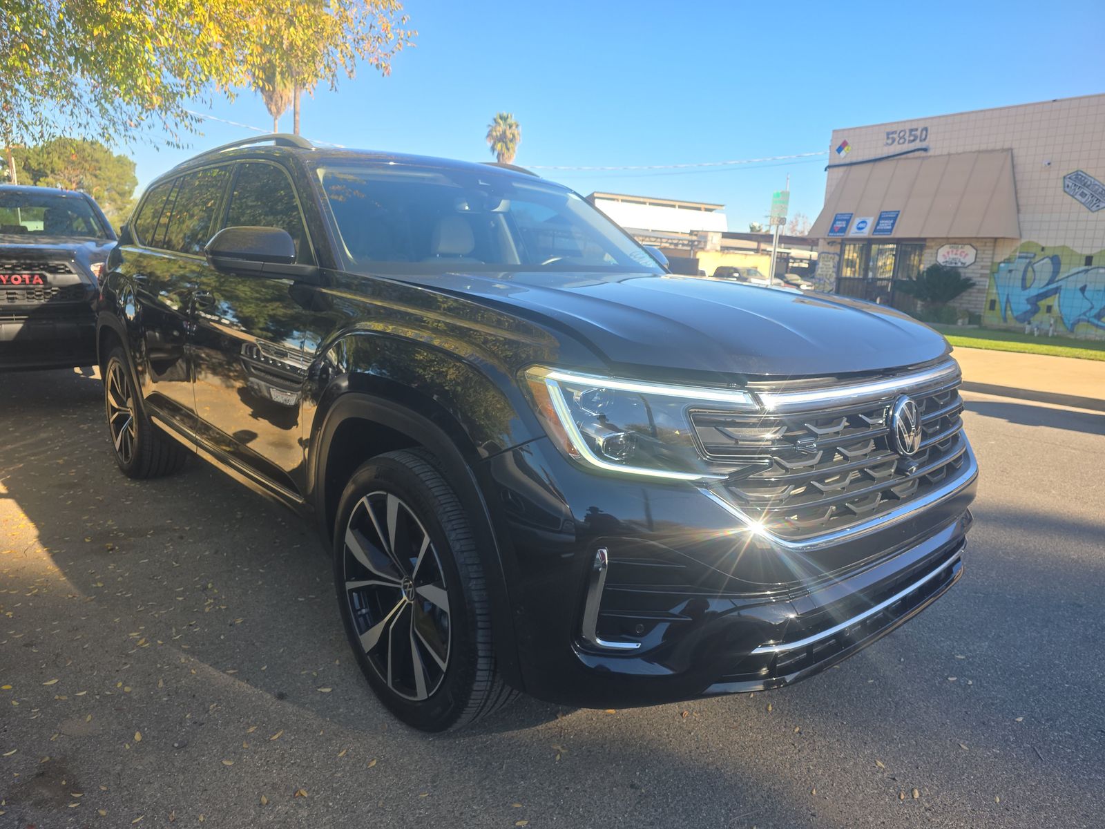 2024 Volkswagen Atlas 2.0T SEL Premium R-Line AWD